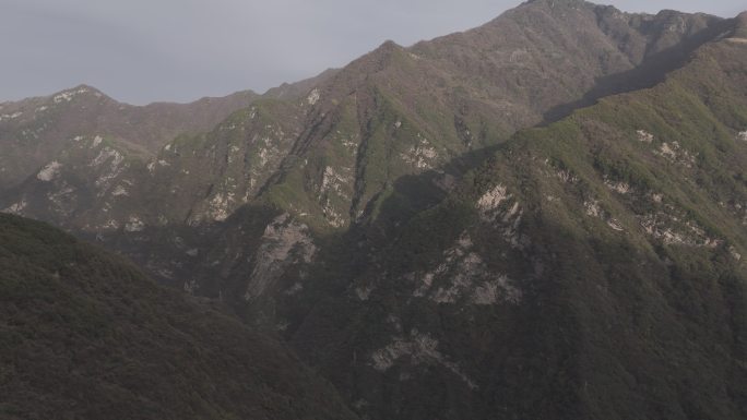 航拍秋天秦岭山顶云海风景