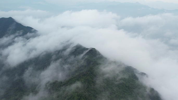 4K 航拍山体云雾