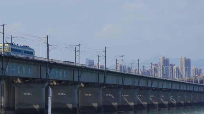 跨海大桥火车头检测轨道