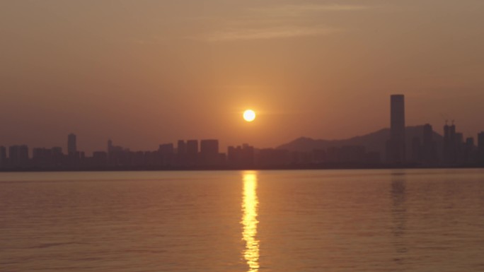 唯美浪漫海面水面日出日落波光粼粼