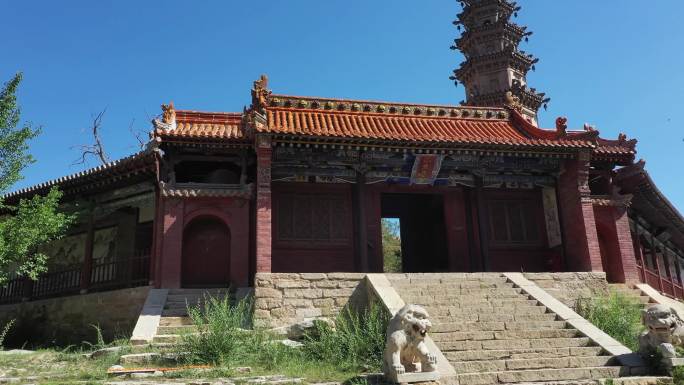 山间古寺小方壶山门大门门口