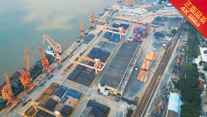 4K大型出口海港集装箱码头船舶停泊区航拍