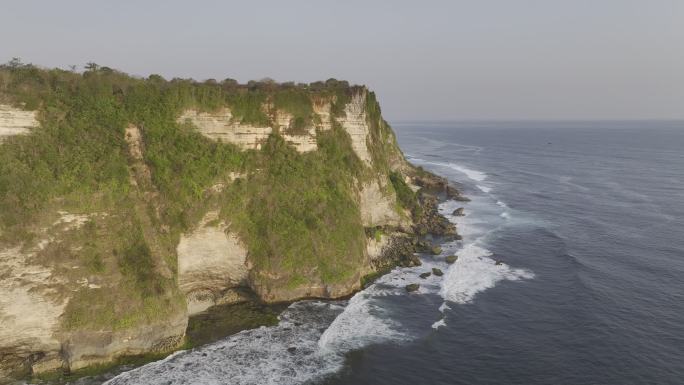 印尼巴厘岛情人断崖海滨自然风光航拍