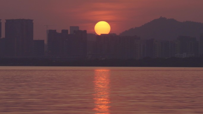 唯美浪漫海面水面日出日落波光粼粼