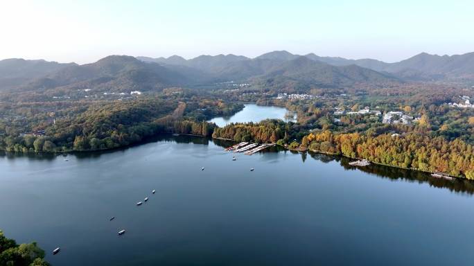 航拍深秋的杭州西湖美景