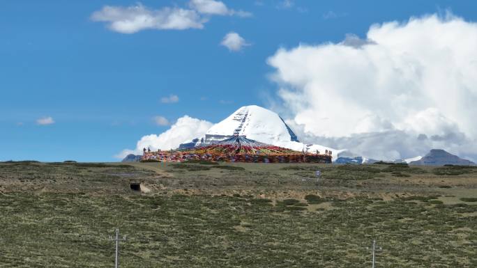 西藏阿里神山冈仁波齐大经幡航拍旱地拔葱