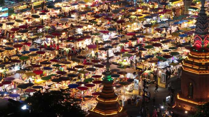 云南西双版纳告庄星光夜市夜景