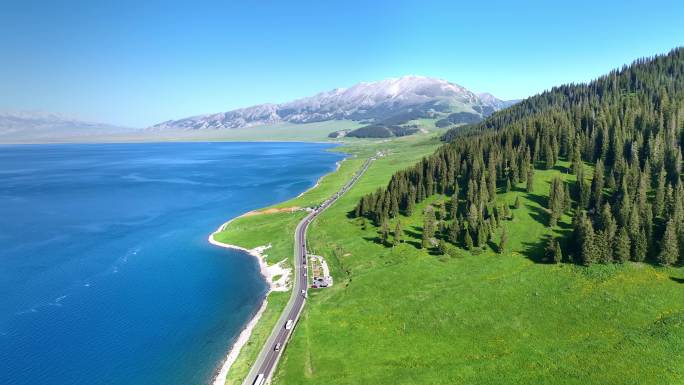 航拍新疆赛里木湖高山草原环湖公路