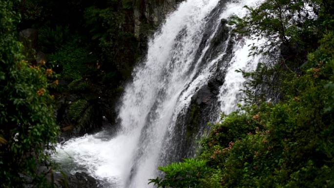 厦门同安五狮岩瀑布特写