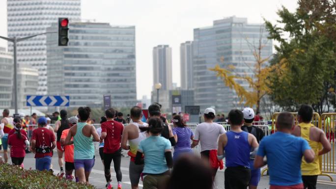 上海马拉松跑者奔跑背影