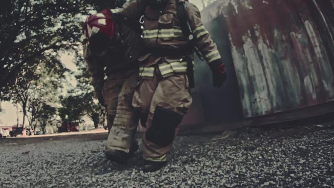 消防队员处境危险消防男人影像