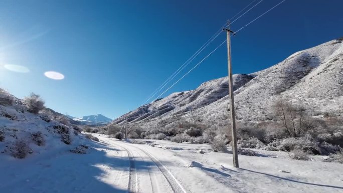 雪后进入冬山峡