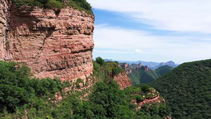 4K航拍山西旅游公路黎城板山太行一号