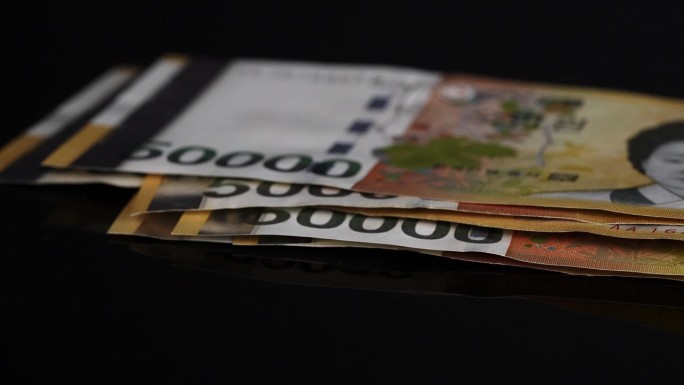 在韩国数5万韩元纸币，钱，60帧，慢