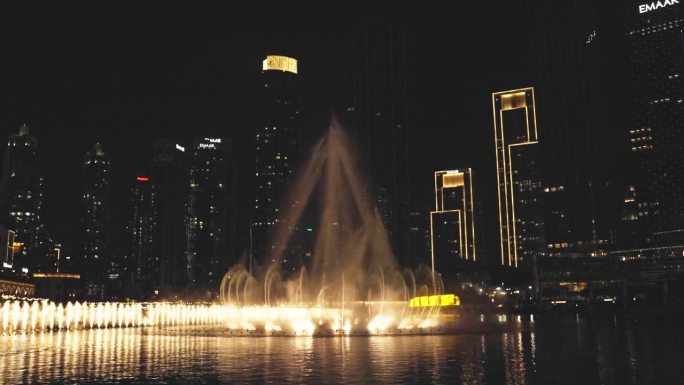迪拜喷泉的慢镜头夜色夜晚灯光