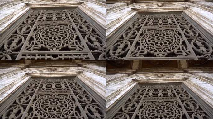 开罗，埃及穆罕默德阿里清真寺内部细节，天花板和窗户设计与伊斯兰几何图案4k
