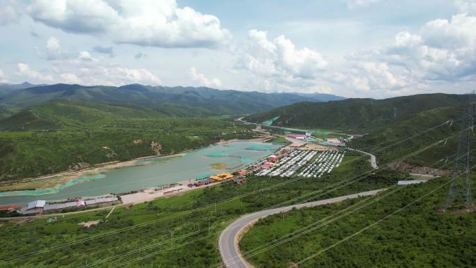 航拍蓝天白云四川九曲黄河第一湾自然风光