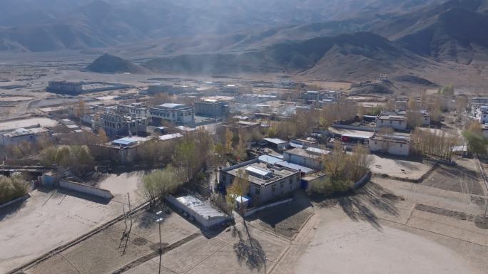 西藏拉萨日喀则村庄藏族村落藏族村庄房子