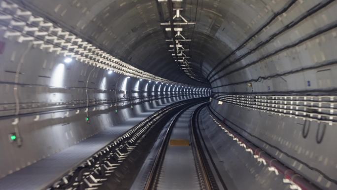 地铁隧道穿行第一视角