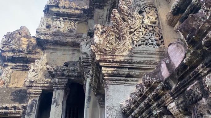 吴哥窟是为纪念毗湿奴神而建的寺庙建筑群，位于柬埔寨北部暹粒省吴哥地区