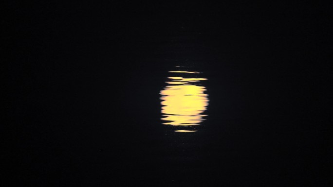 月亮 圆月 满月 倒影