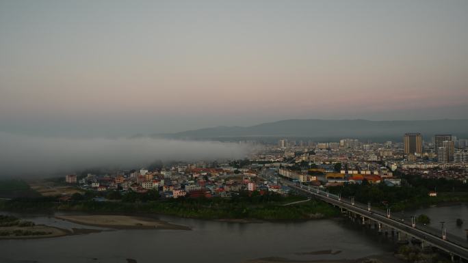 瑞丽市姐告大桥和瑞丽市城区的延时风景