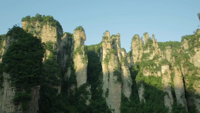 航拍张家界山脉自然景观喀斯特地貌旅游打卡