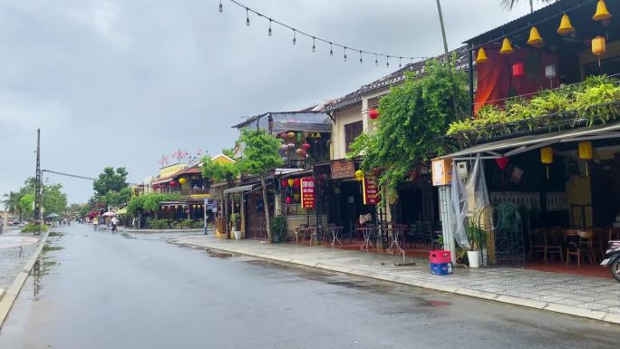 著名的越南城市会安。会安正在下雨。