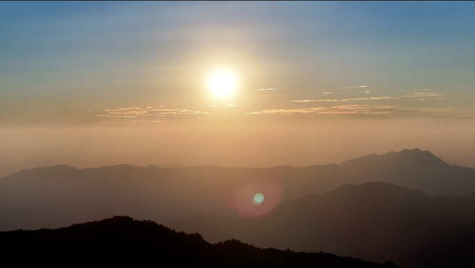 4K航拍群山夕阳唯美景色 云雾缭绕