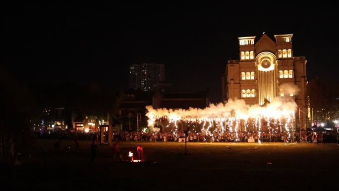 非物质文化遗产打铁花表演烟花夜景非遗