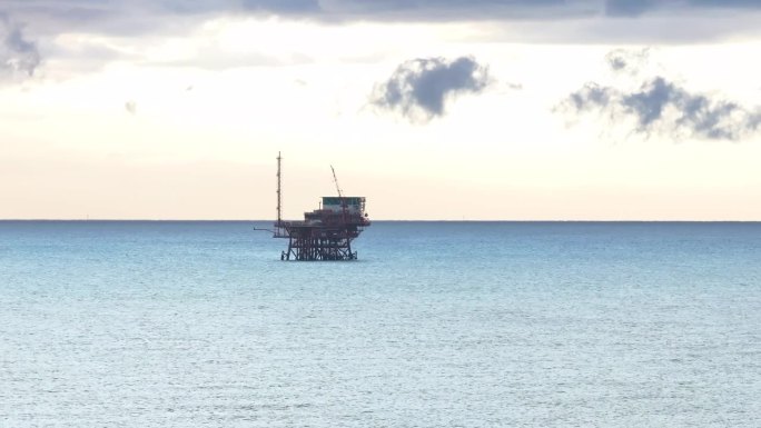 亚得里亚海天然气开采平台