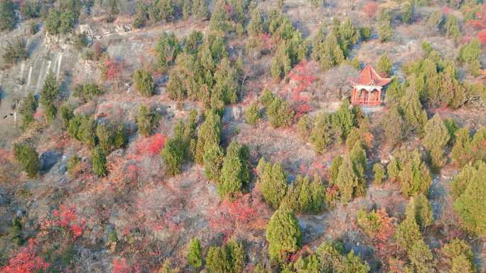 山东枣庄峄城仙人洞景区冬季美景航拍片段5