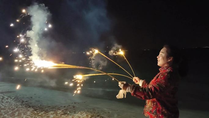 燃烧仙女棒火花四溅花火烟花棒冒火星小烟花