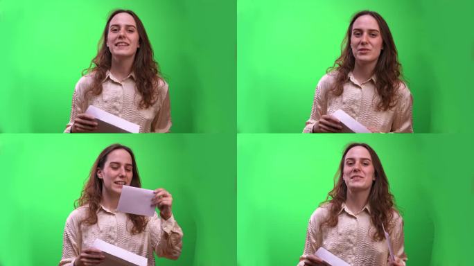 不满的主持人打开信封宣布投票结果，获胜者喃喃自语