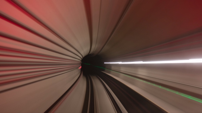 深圳地铁通往机场的深圳20号线 时空隧道
