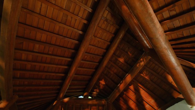 传统房梁屋顶榫卯结构