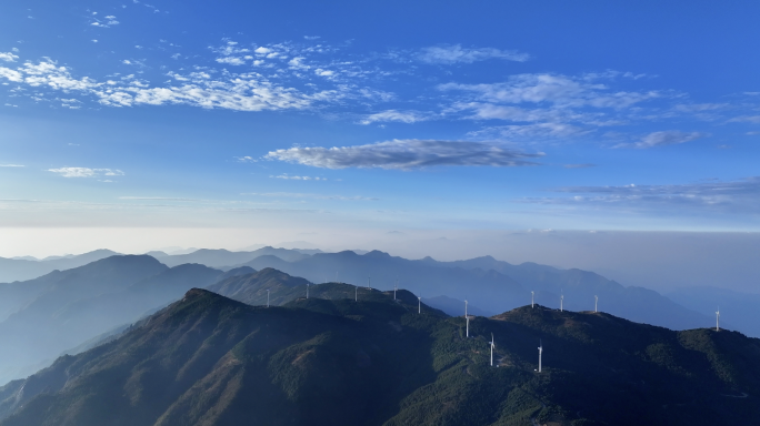 4K航拍群山风车新能源 括苍山风车