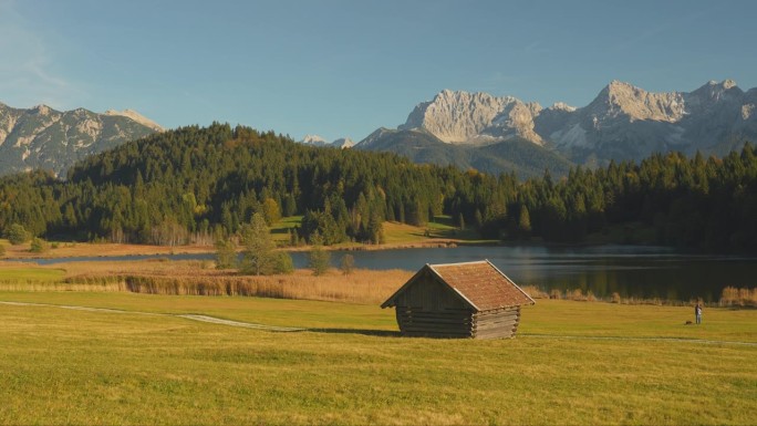 在秋天拍摄Geroldsee