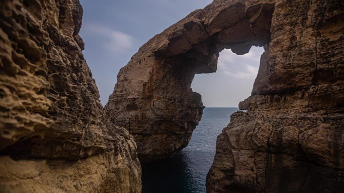 戈佐岛上的蔚蓝之窗——美丽的马耳他的地中海自然奇观