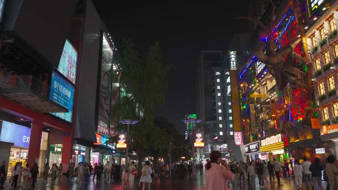 黄兴路步行街雨夜01