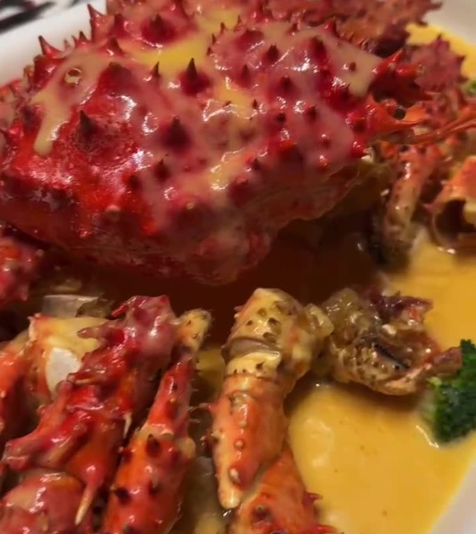 中国港式口味清蒸帝王蟹做饭美食视频素材