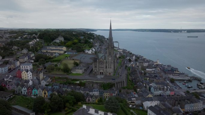 圣科尔曼大教堂Cobh鸟瞰图甲板彩色的房子宽01