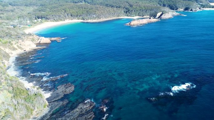 无人机空中丛林风景拍摄海滩游泳湾游击队湾贝特曼斯湾自然旅游旅游海底岬角海岸线南海岸新南威尔士州澳大利