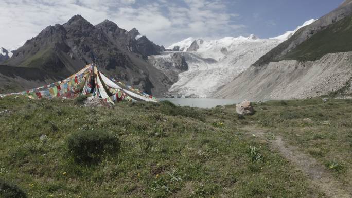 航拍西藏风光自然山川湖泊雪山绿色清澈风景