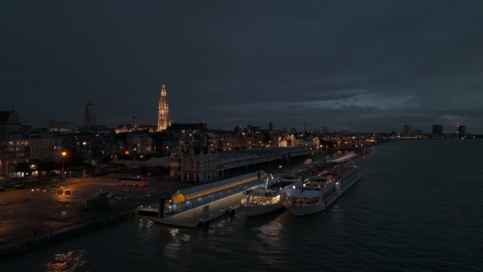 比利时安特卫普航拍夜景邮轮