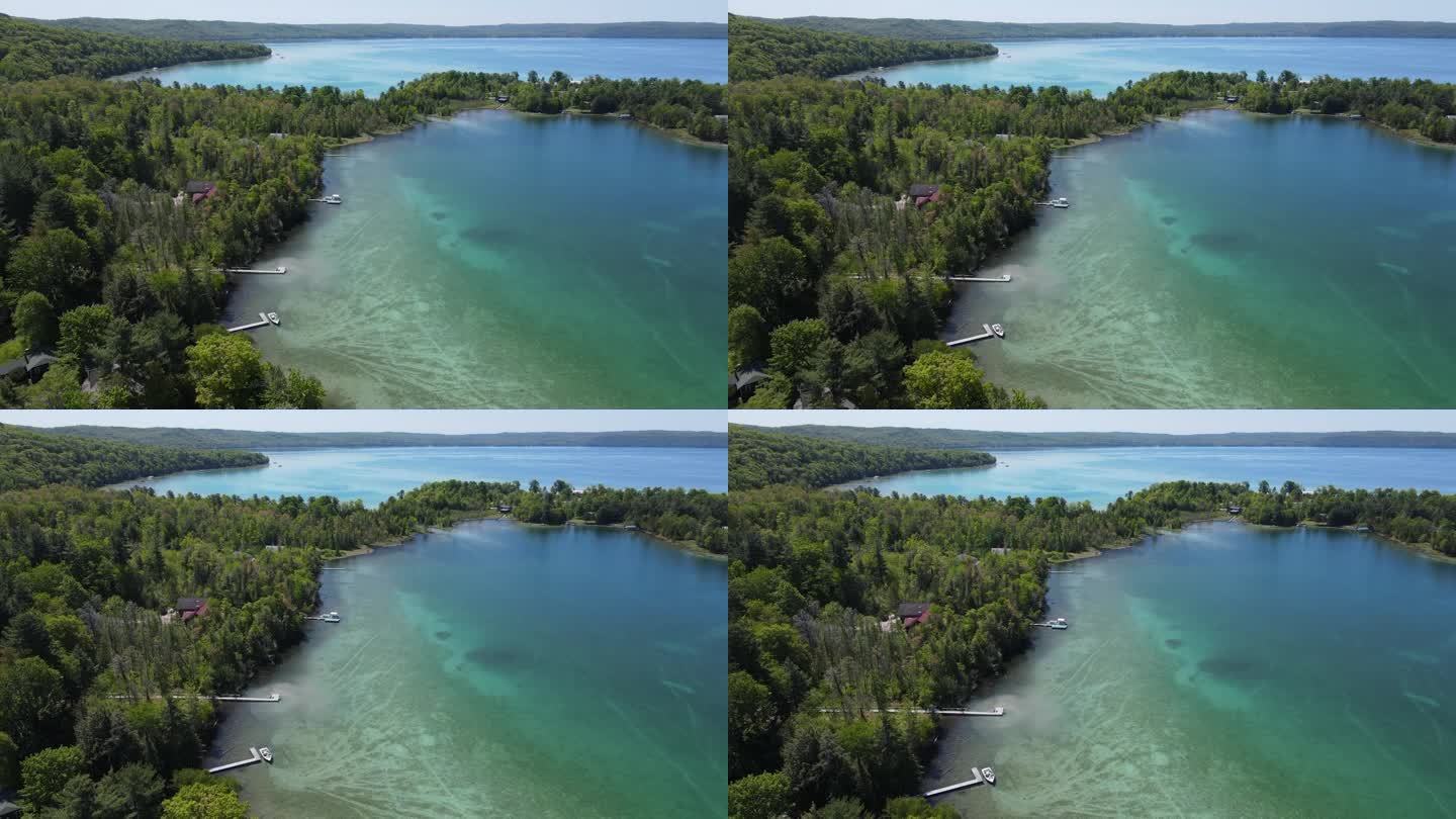 密歇根州的湖泊与私人庄园融合在一起，这是无人机拍摄的照片