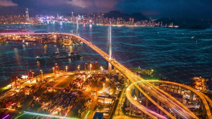 香港有深水港，可以利用经济港以货柜船运输进出口货物