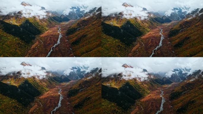 秋日高山涧涧宽河床鸟瞰图