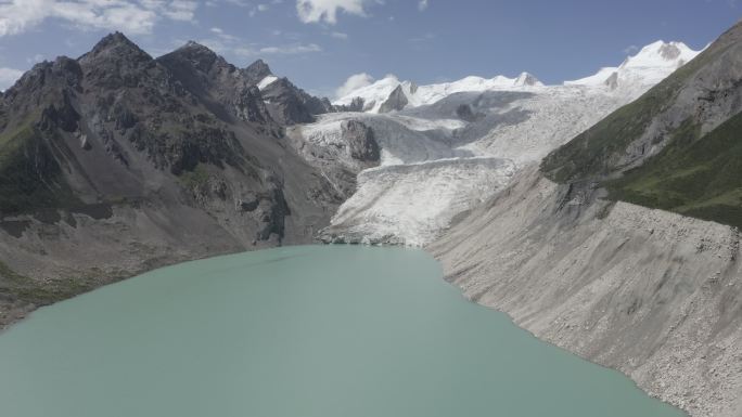 航拍西藏风光自然山川湖泊雪山绿色
