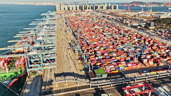 航拍-青岛港自动化码头